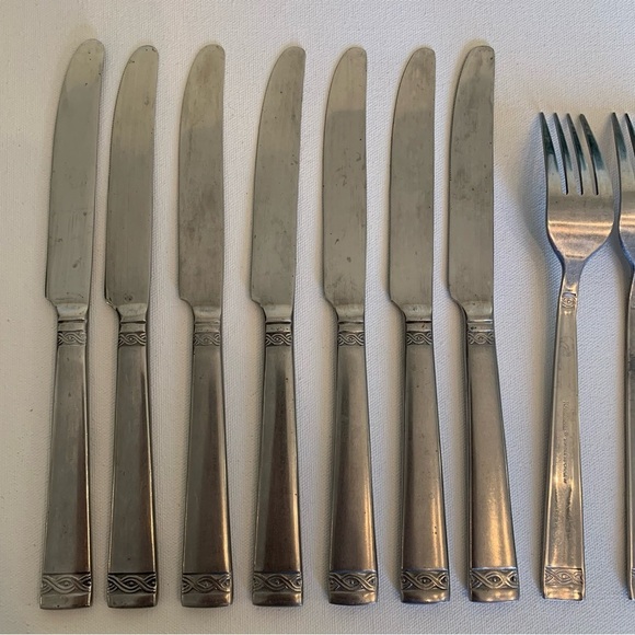 Cambridge Stainless Flatware Danielle Dinner Forks Knives Spoons Set of 12 Pcs - Picture 9 of 16